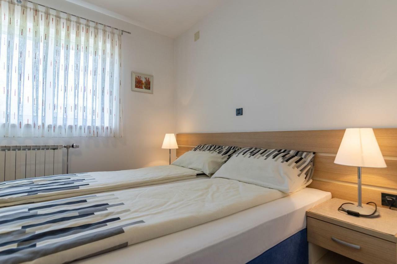 Apartments And Room Robert Korenica Zewnętrze zdjęcie