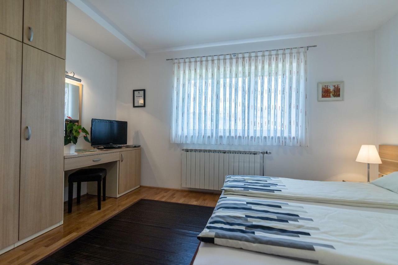 Apartments And Room Robert Korenica Zewnętrze zdjęcie