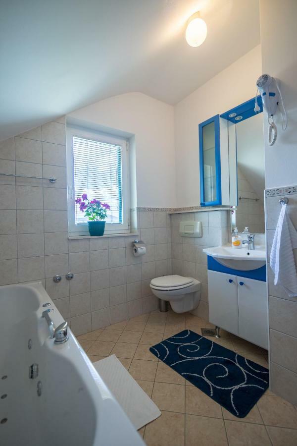 Apartments And Room Robert Korenica Zewnętrze zdjęcie