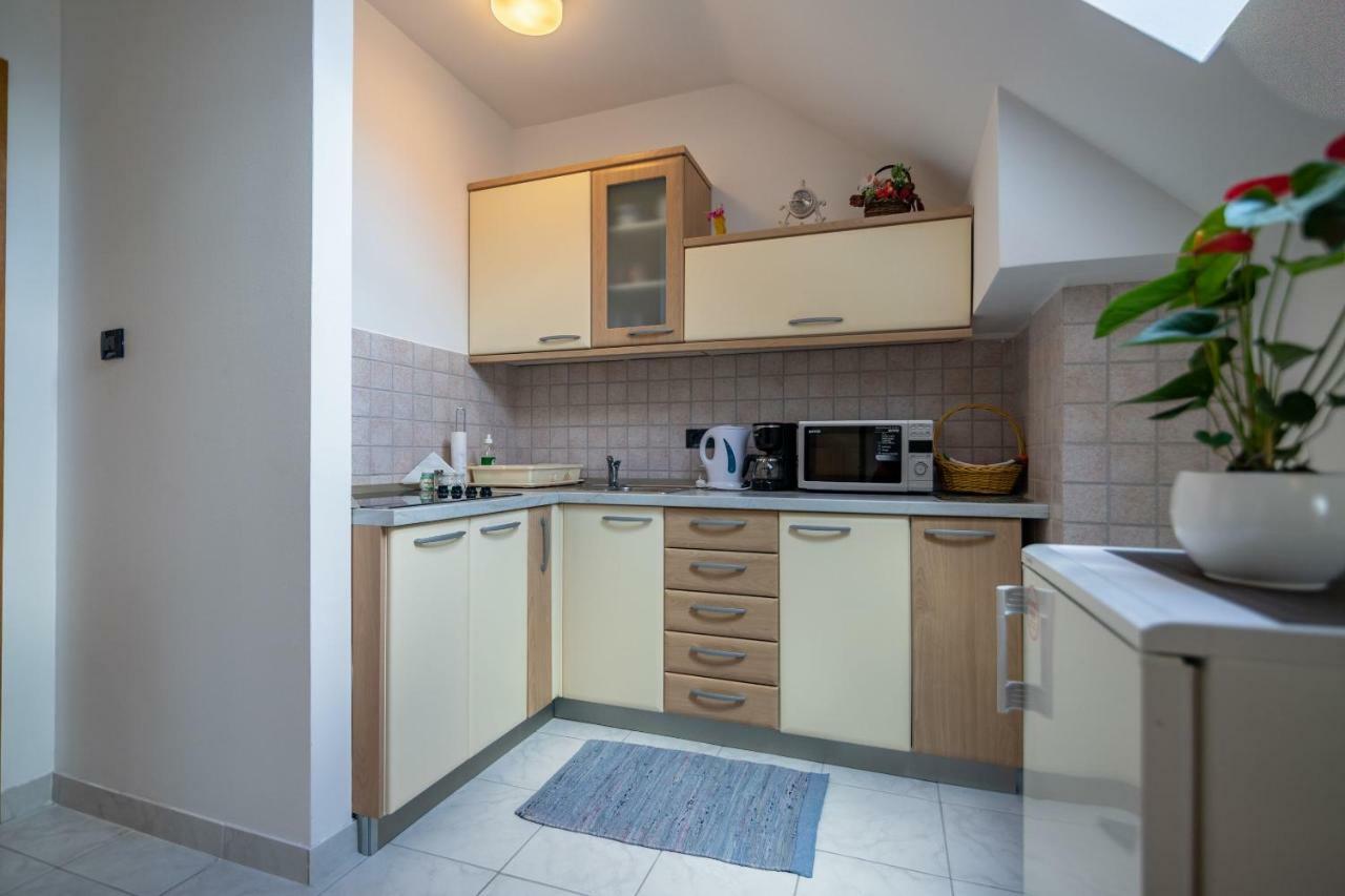 Apartments And Room Robert Korenica Zewnętrze zdjęcie