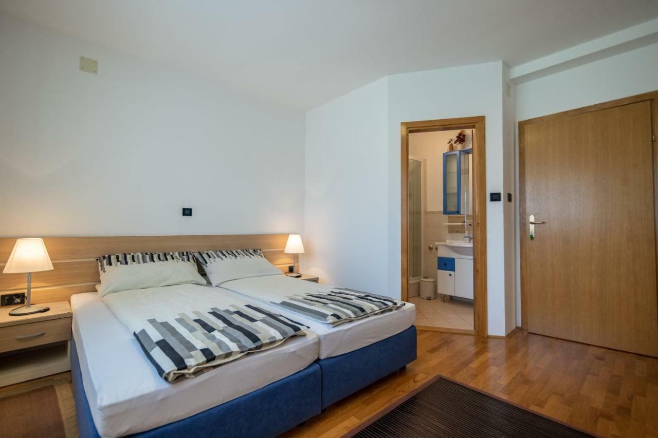 Apartments And Room Robert Korenica Zewnętrze zdjęcie
