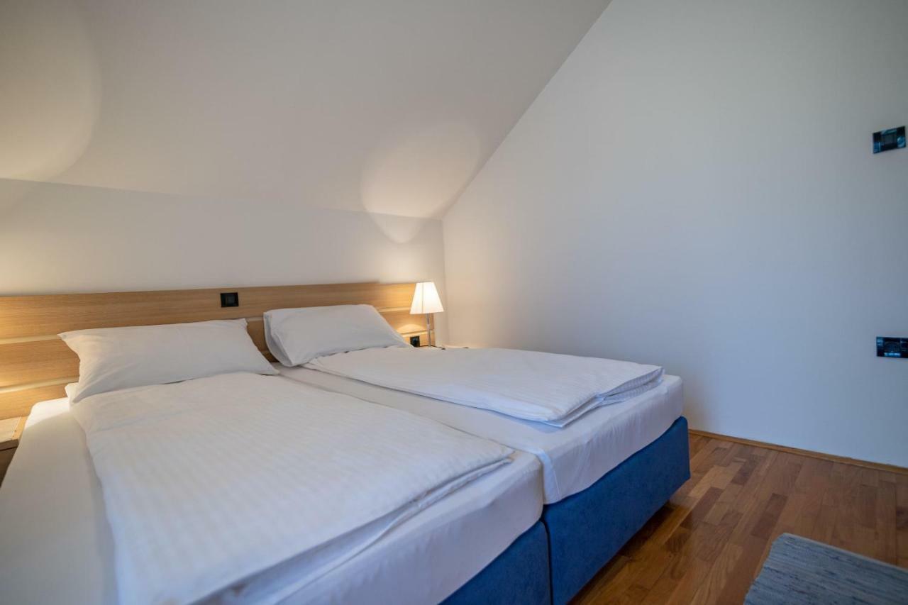 Apartments And Room Robert Korenica Zewnętrze zdjęcie