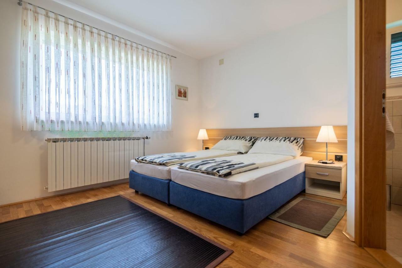 Apartments And Room Robert Korenica Zewnętrze zdjęcie